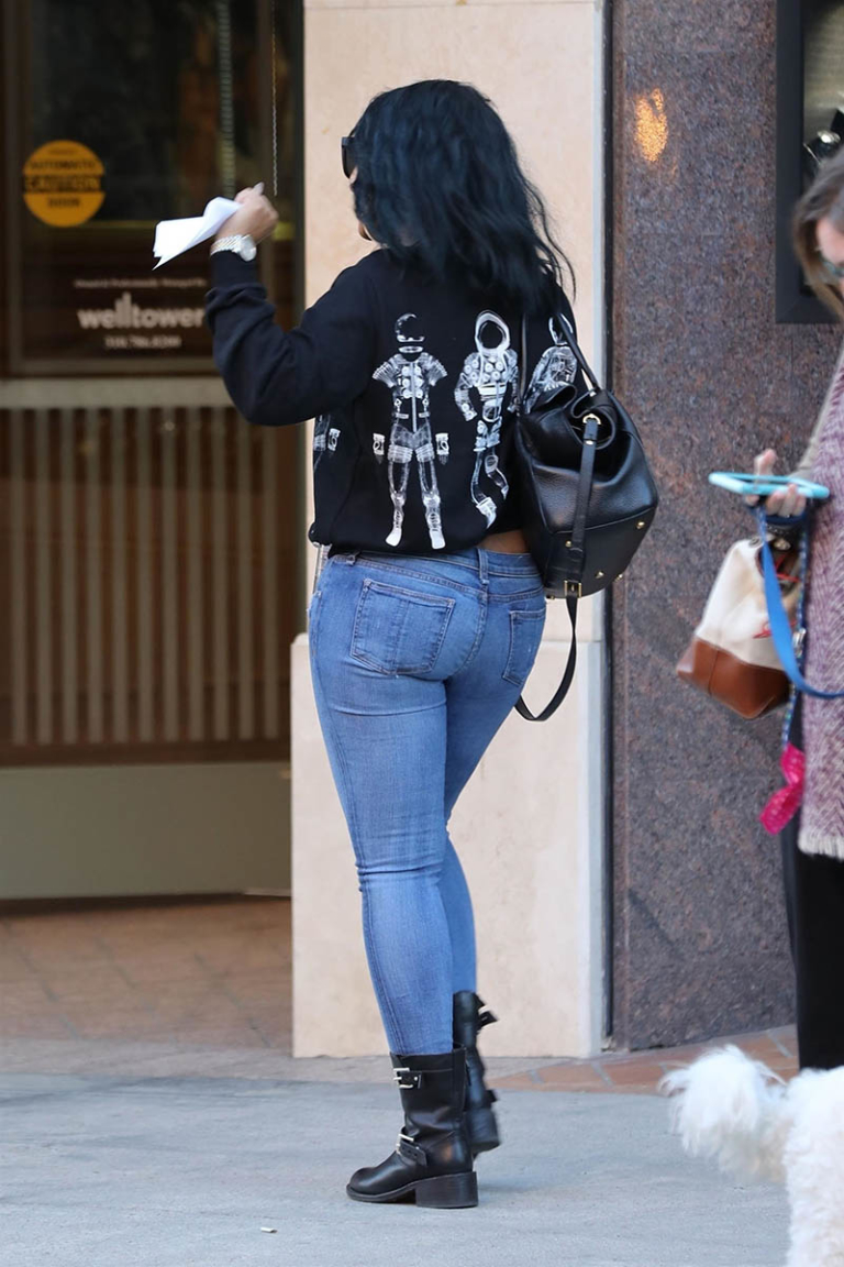 Ashanti’s mom involved in fender bender with Uber driver Sandra Rose