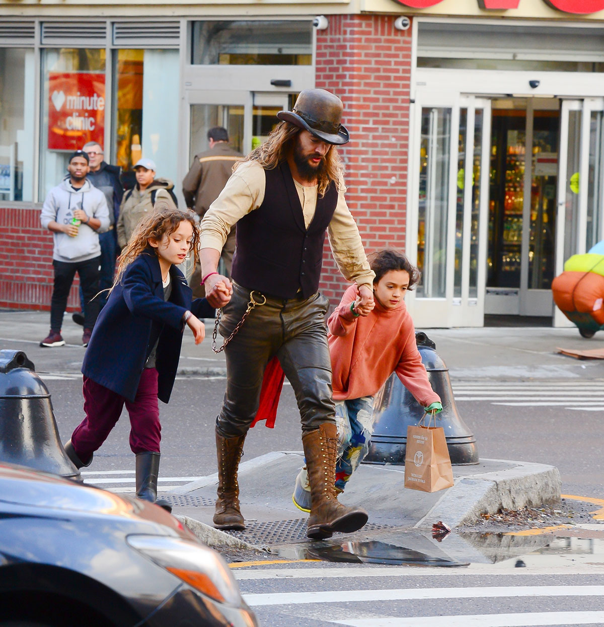 Jason Momoa takes a stroll with his kids in SoHo | Sandra Rose