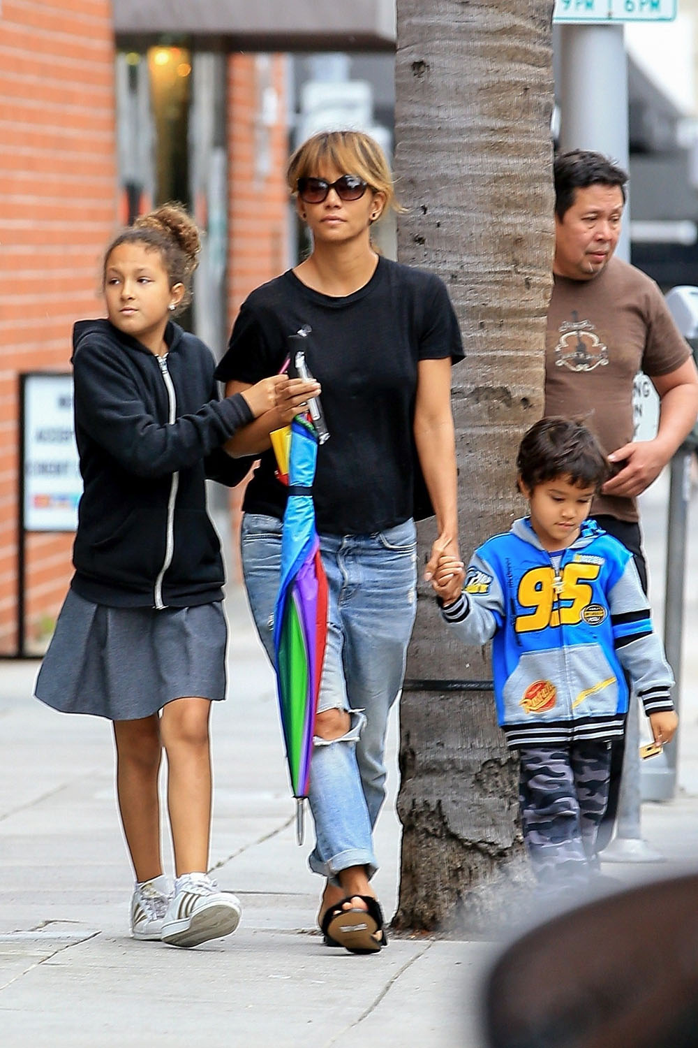 Halle Berry visits the dentist with Nahla and Maceo ...