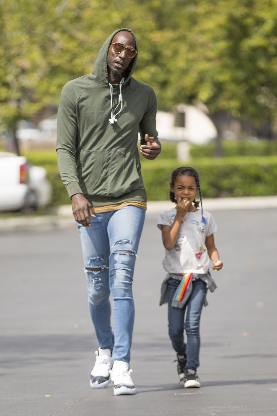 NBA superstar Kevin Garnett was seen taking his adorable daughter Capri