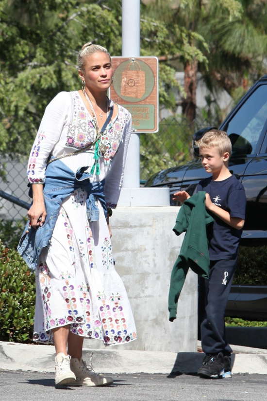 Paula Patton took her son Julian Fuego Thicke grocery shopping at