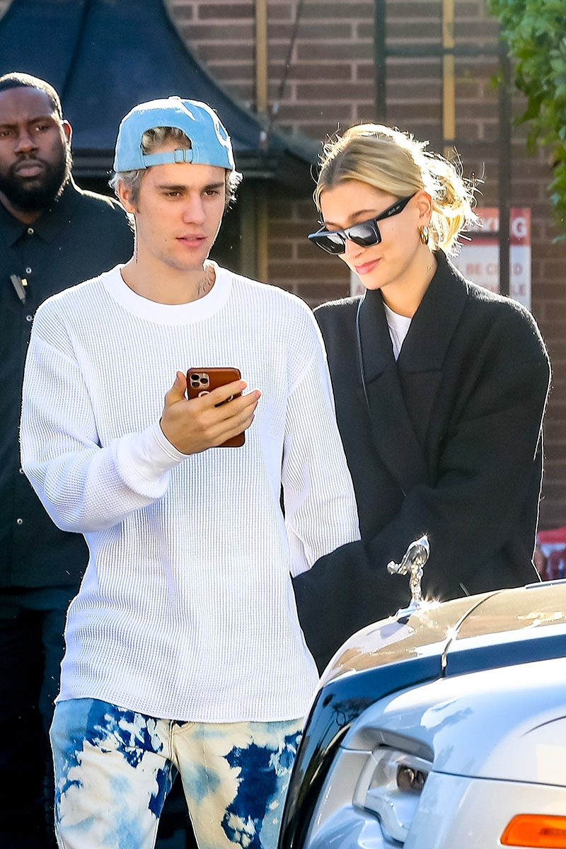 Justin Bieber Holds Hands With Wife Hailey Bieber After A Lunch Date Sandra Rose
