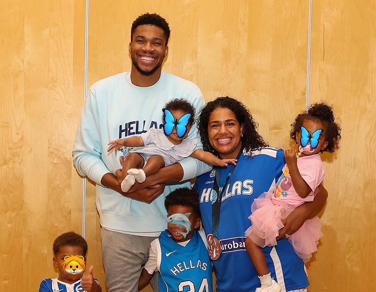 Photo of Giannis and Mariah Antetokuonmpo with their children