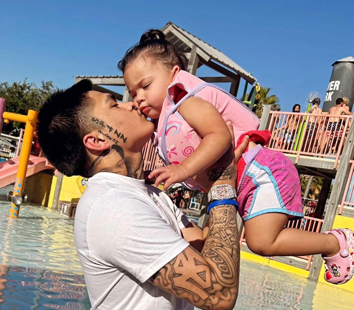 Photo of rapper NANO and daughter