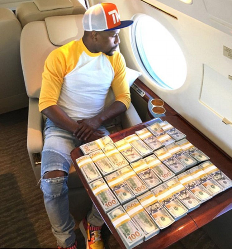 Photo of Floyd Mayweather Jr on private jet