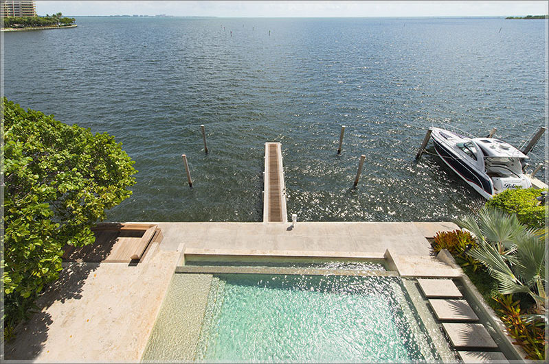 LeBron James lists oceanfront mansion