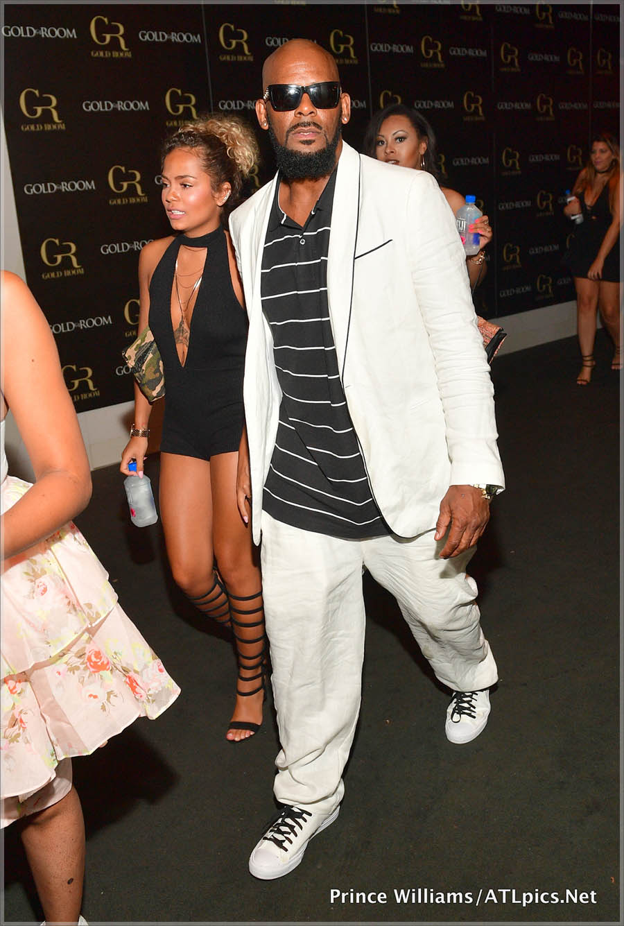R Kelly and girlfriend at Gold Room