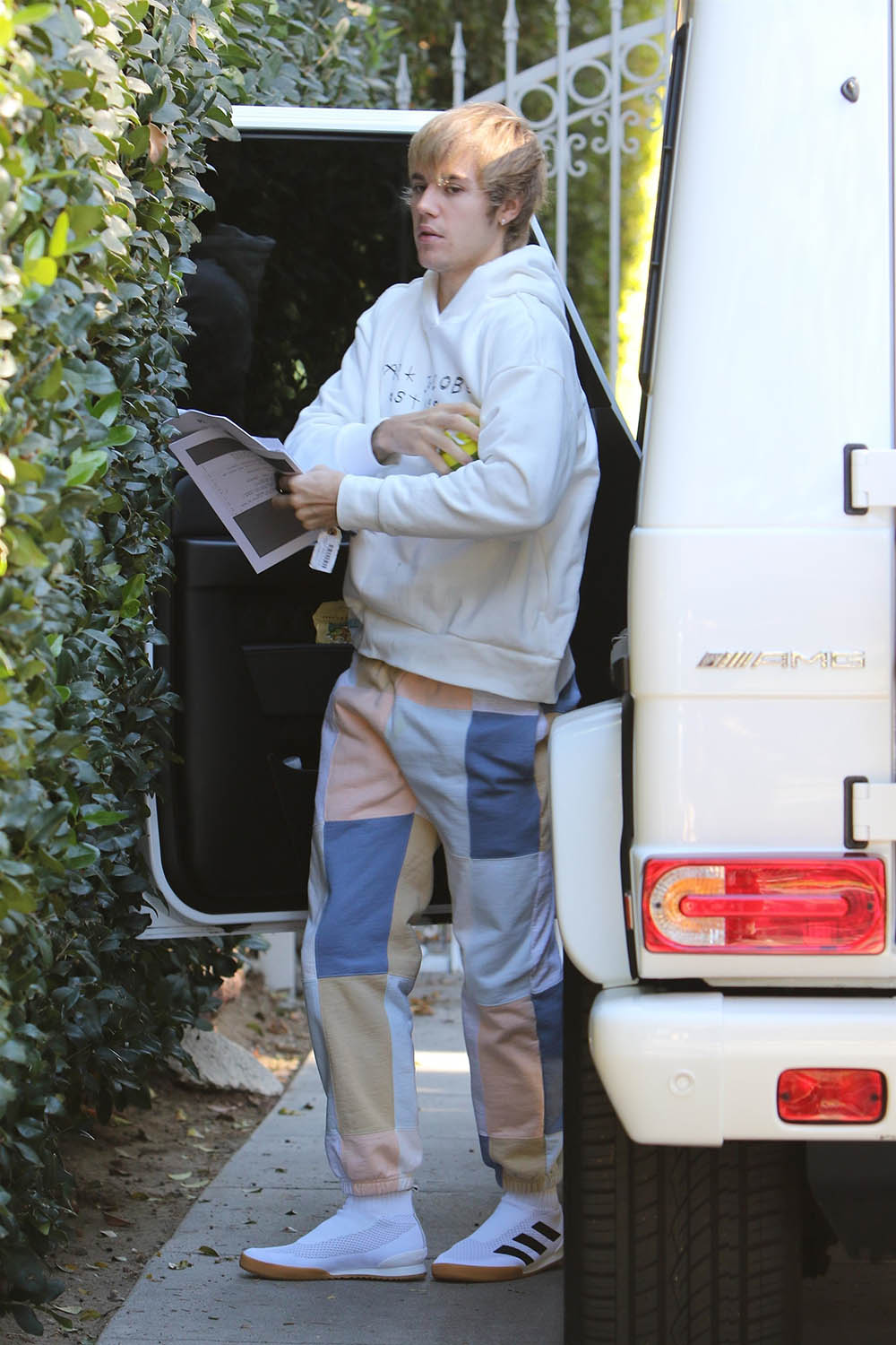 Justin Bieber heads to a meeting in Beverly Hills