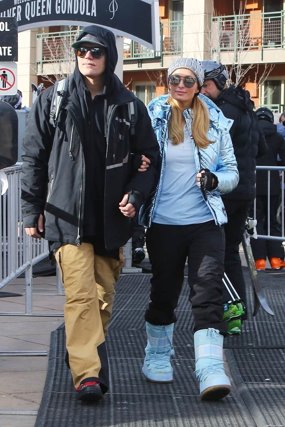 Paris Hilton and Chris Zylka