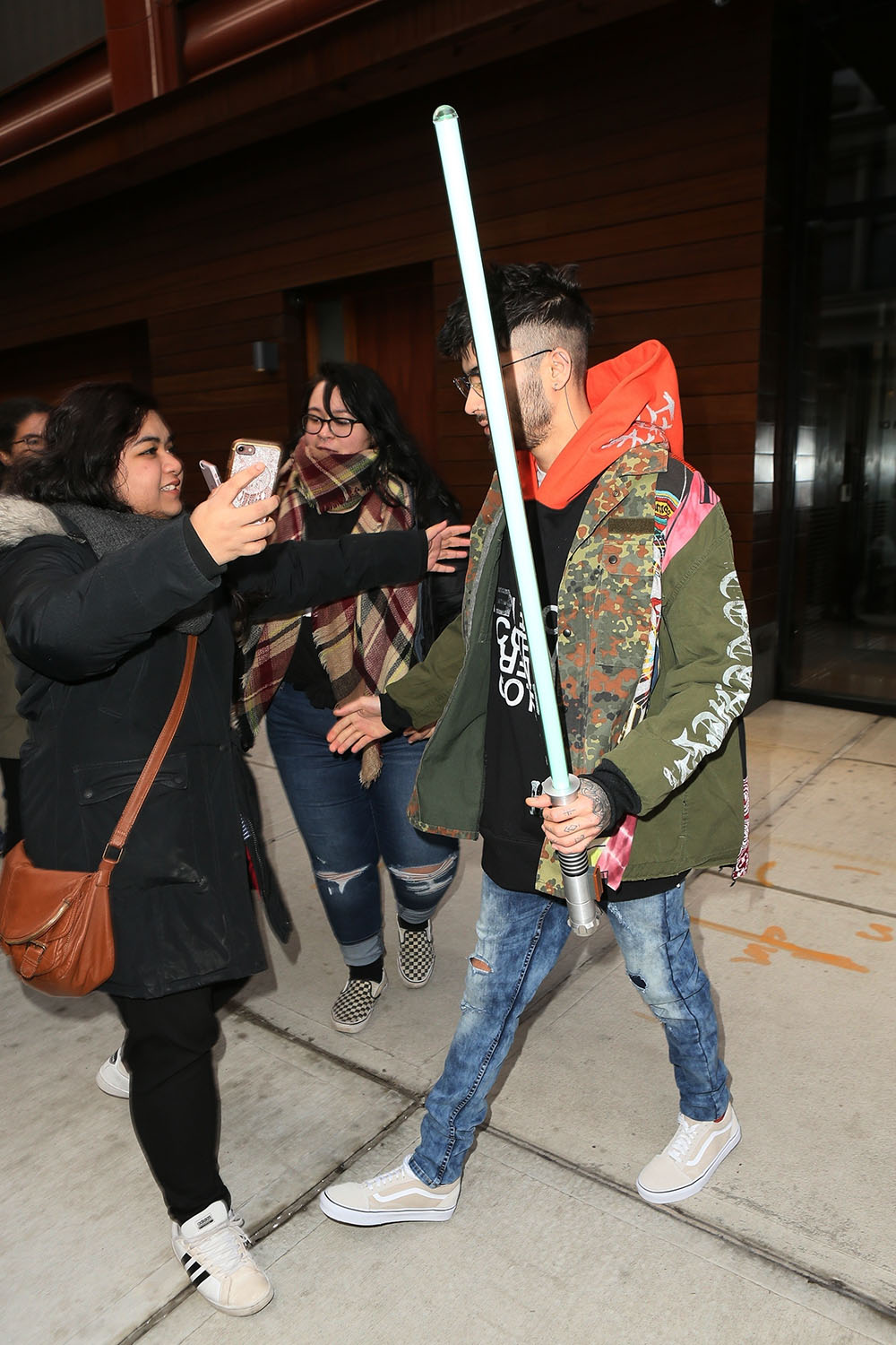 Star Wars fan Zayn Malik spotted with lightsaber