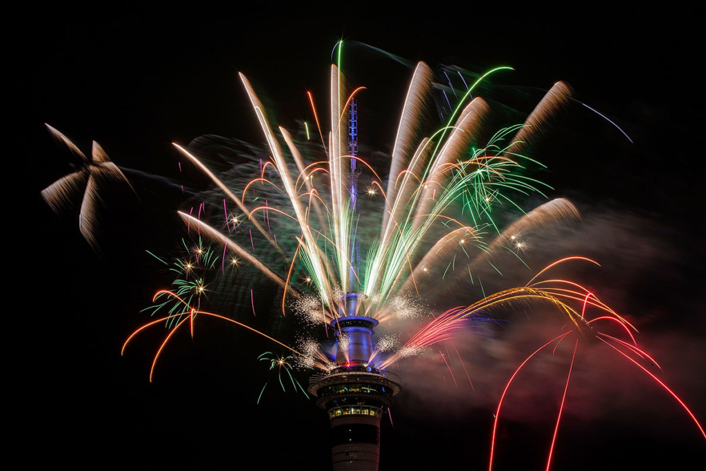 New Zealanders Celebrate New Year's Eve 2017