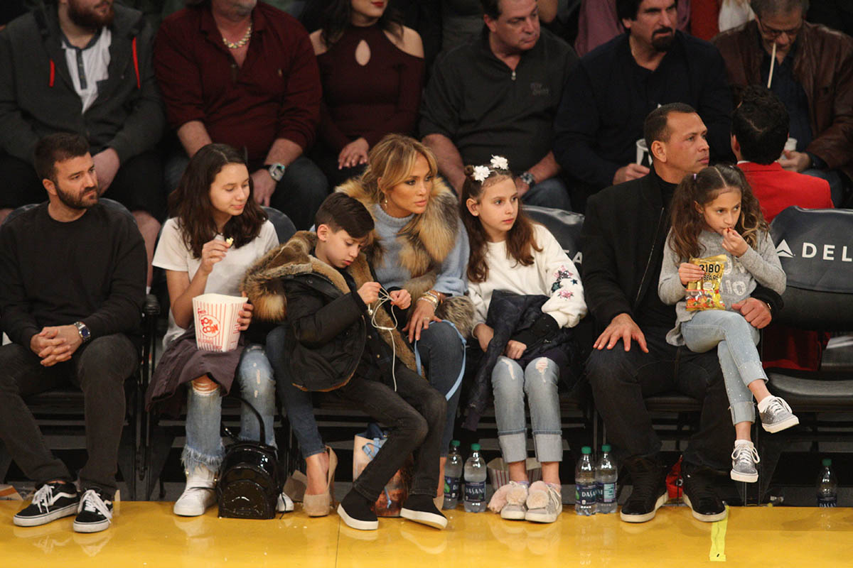 Jennifer Lopez, Alex Rodriguez & Kids at the Hornets vs Lakers game