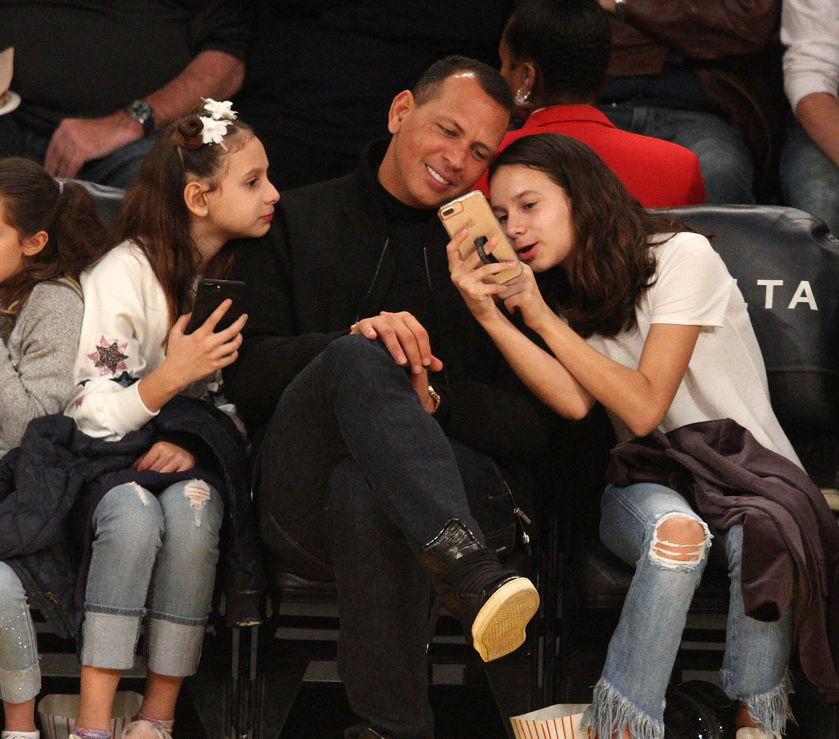 Jennifer Lopez, Alex Rodriguez & Kids at the Hornets vs Lakers game