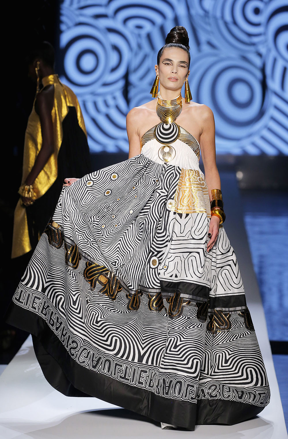 Coco Rocha and Her Daughter Walk Runway At Paris Couture Week - Coco Rocha Mommy  and Me Moment Jean Paul Gaultier Couture