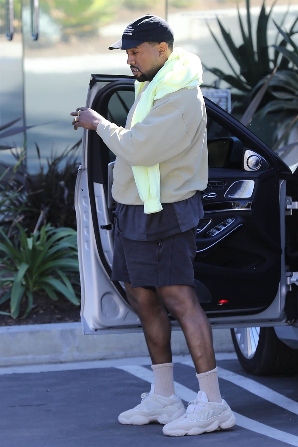 Kanye West arrives at his office in Calabasas | Sandra Rose