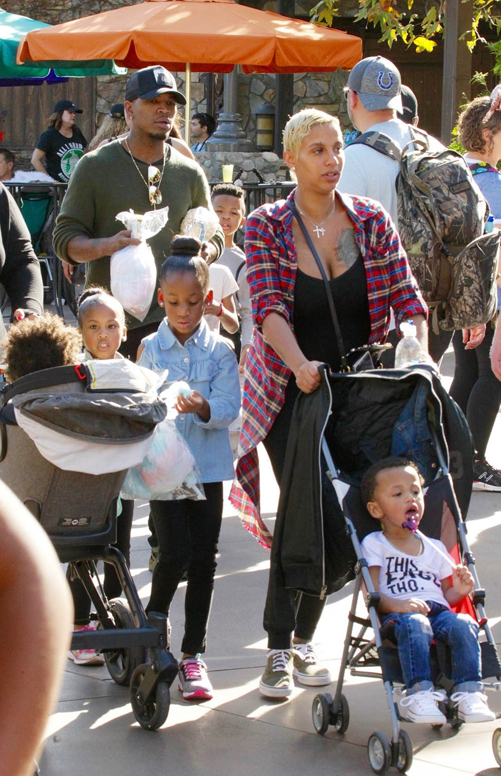 Ne-Yo & Crystal Smith spends the day with their kids at Disney California Adventure