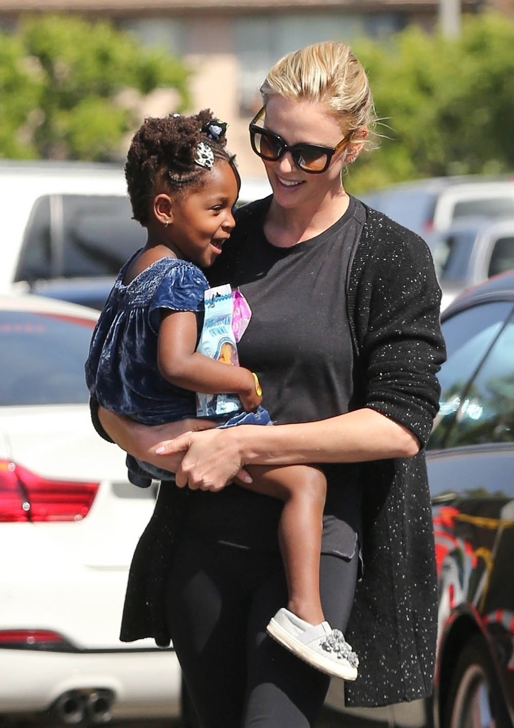 Charlize Theron and little August get some shopping done! | Sandra Rose