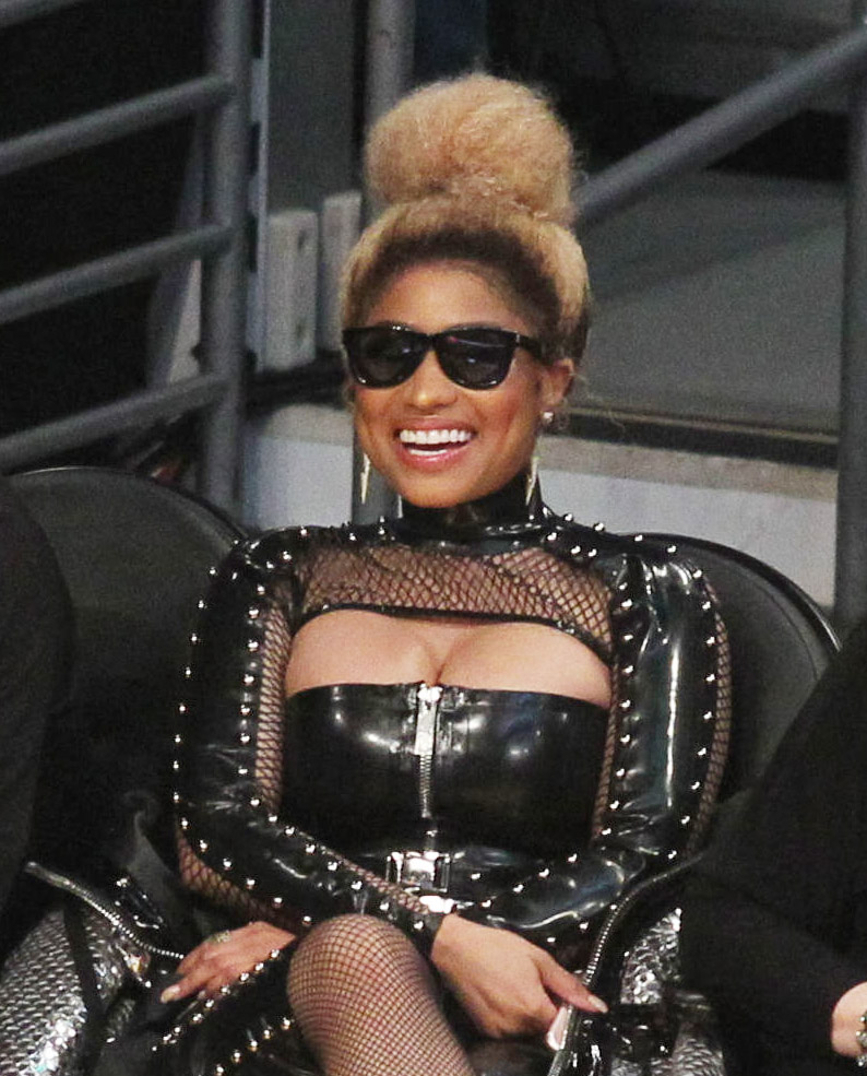 Nicki Minaj beats Beyoncé for craziest courtside look at NBA game