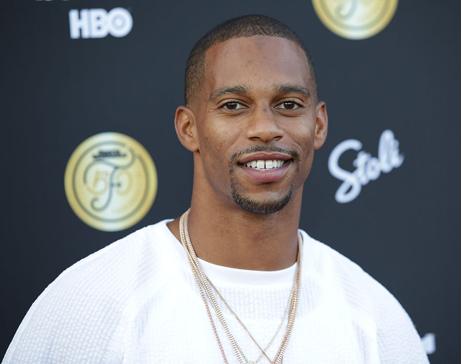 Victor Cruz Announces NFL Retirement After VMAs Appearance