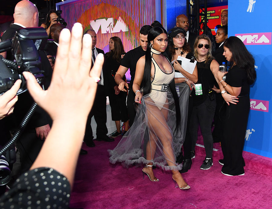 Nicki Minaj Fully Naked Lesbians - MTV VMAs â€“ Arrivals: Nicki Minaj, Amber Rose, Blac Chyna, Gucci Mane &  Keyshia, Teyana Taylor, Jennifer Lopez, Alex Rodriguez, and more
