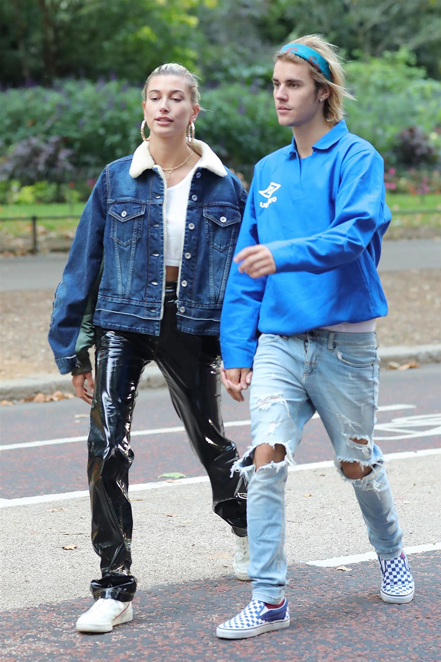 Justin Bieber and Hailey Baldwin make out in St James Park in London ...