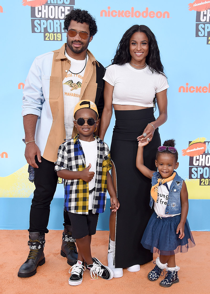 Pics Gabrielle Union Dwyane Wade Debut Baby Kaavia At 19 Kids Choice Awards