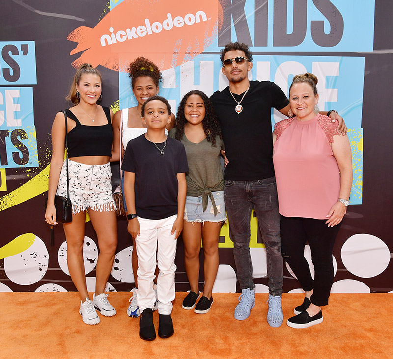 Trae Young (second to right) and family attend Nickelodeon Kids’ Choice ...