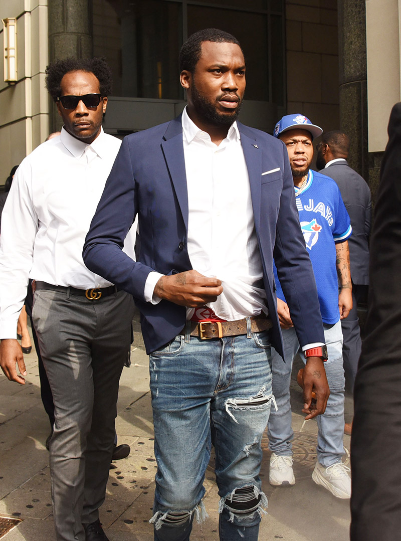 Meek Mill's outfit breakdown! Rate his💧1-10 in comments