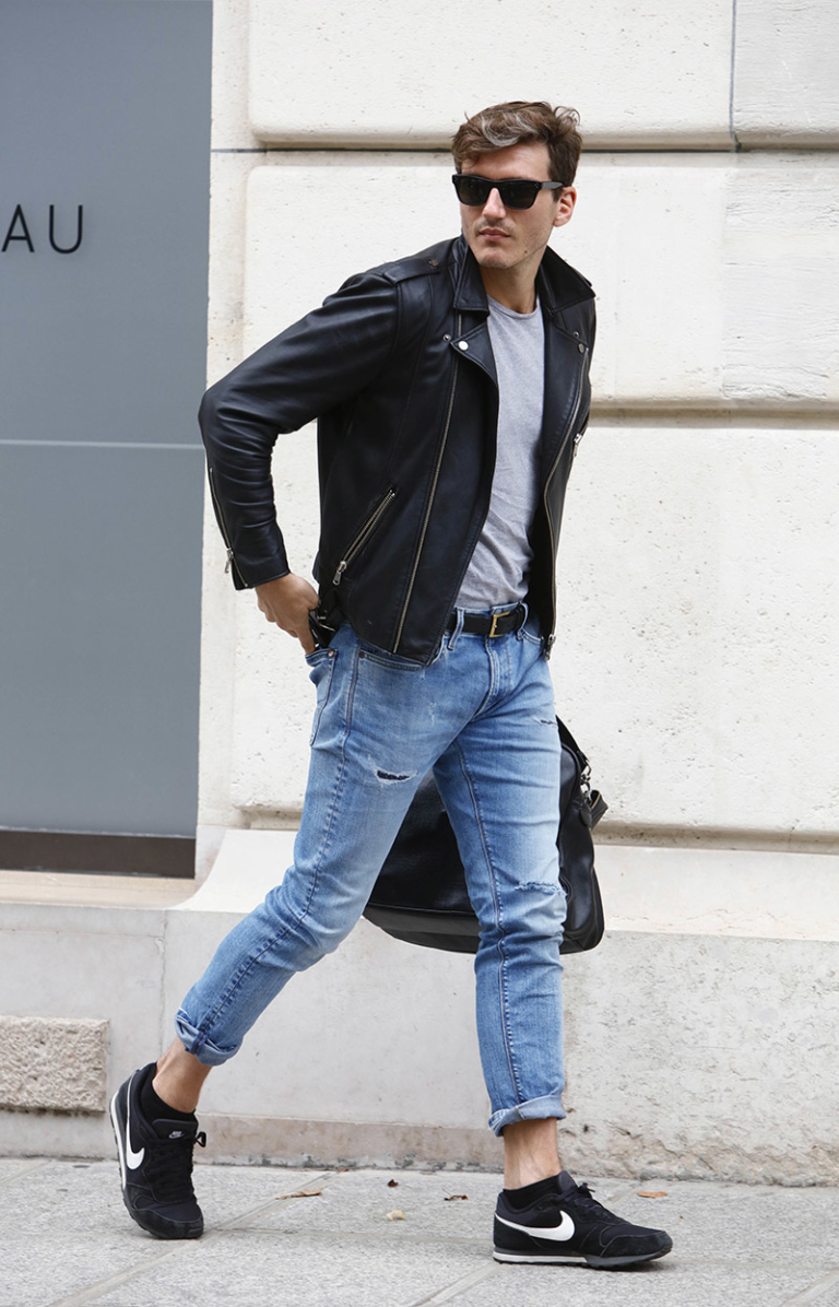 Pepe Munoz leaves the hotel Royal Monceau in Paris, France on July 20 ...