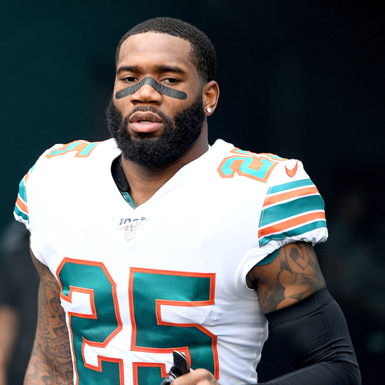 Xavien Howard #25 of the Miami Dolphins takes the field prior to the