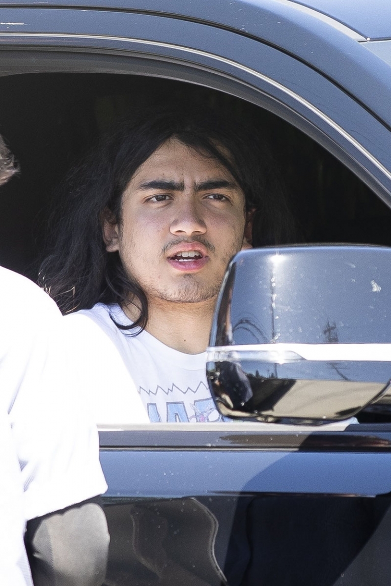 *EXCLUSIVE* Blanket Jackson picks up ChickfilA with facial scruff