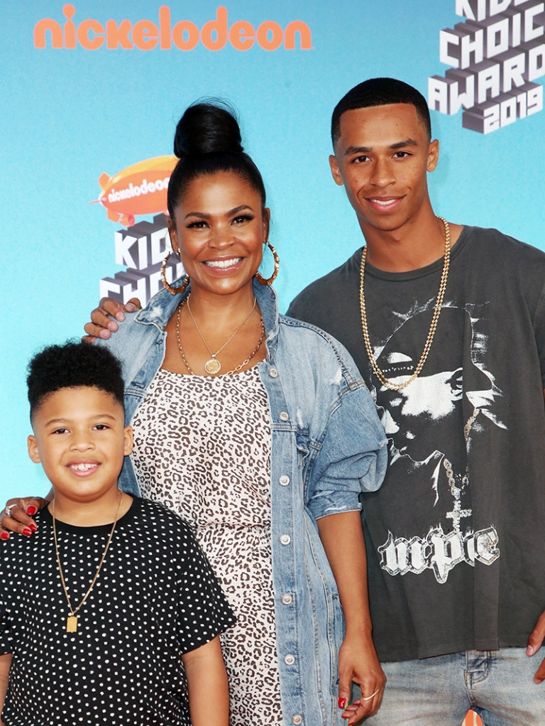 Nia Long attends Nickelodeon’s 2019 Kids’ Choice Awards with her sons ...