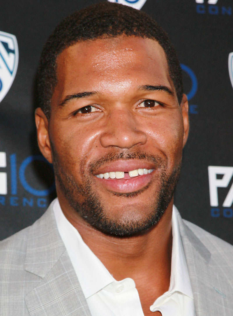 Michael Strahan Closes Distinctive Signature Gap In Teeth Sandra Rose