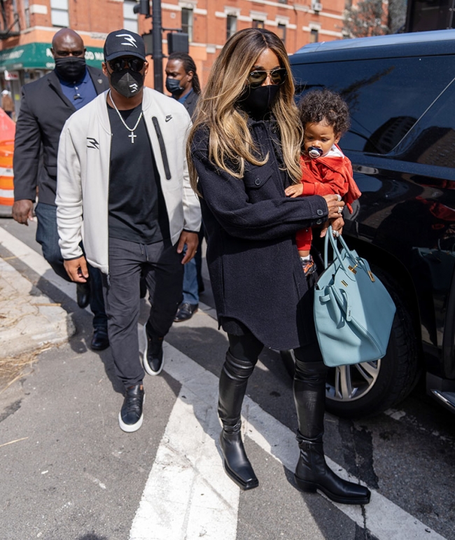 PIC Ciara reveals dramatic postbaby weight loss