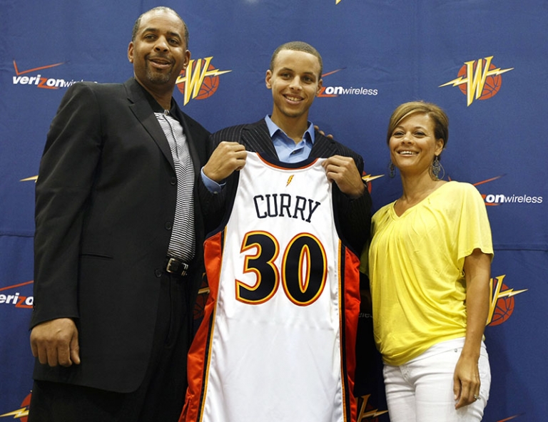 Steph Curry's Mom, Sonya, Files for Divorce From Dell ...