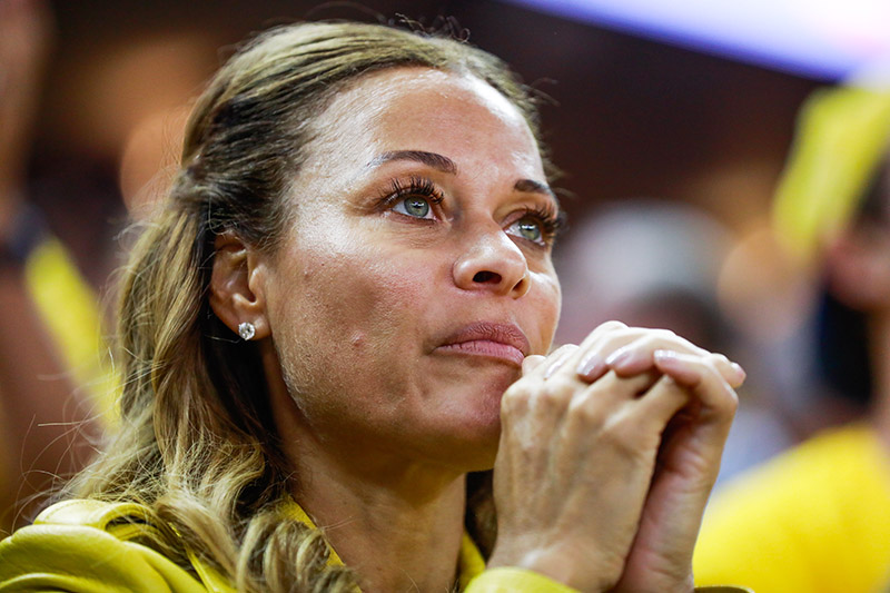 Steph Curry's father Dell Curry accuses estranged wife Sonya of