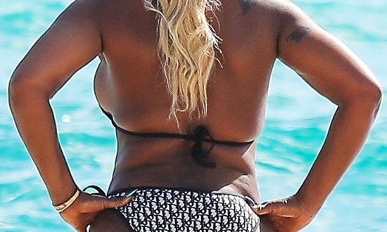 Mary J. Blige Relaxes at the Beach in Miami Ahead of Jazz in the Gardens  Concert: Photo 4721419, Mary J Blige Photos