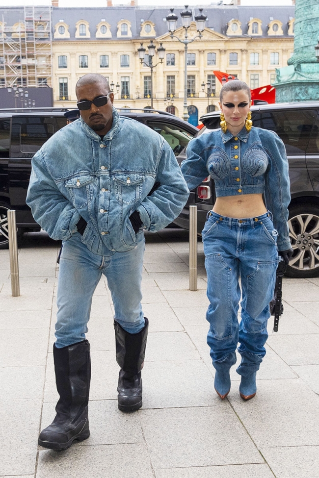 Paris, FRANCE – Kanye West (Ye) and his girlfriend Julia Fox arrive at ...