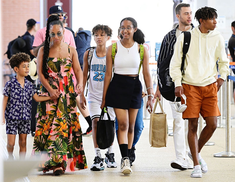 PICS Alicia Keys and Swizz Beatz On Vacation with Kids in Venice