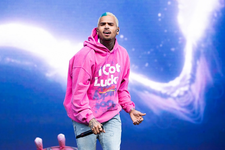 Chris Brown Defends $1,000 VIP Meet & Greet Photos