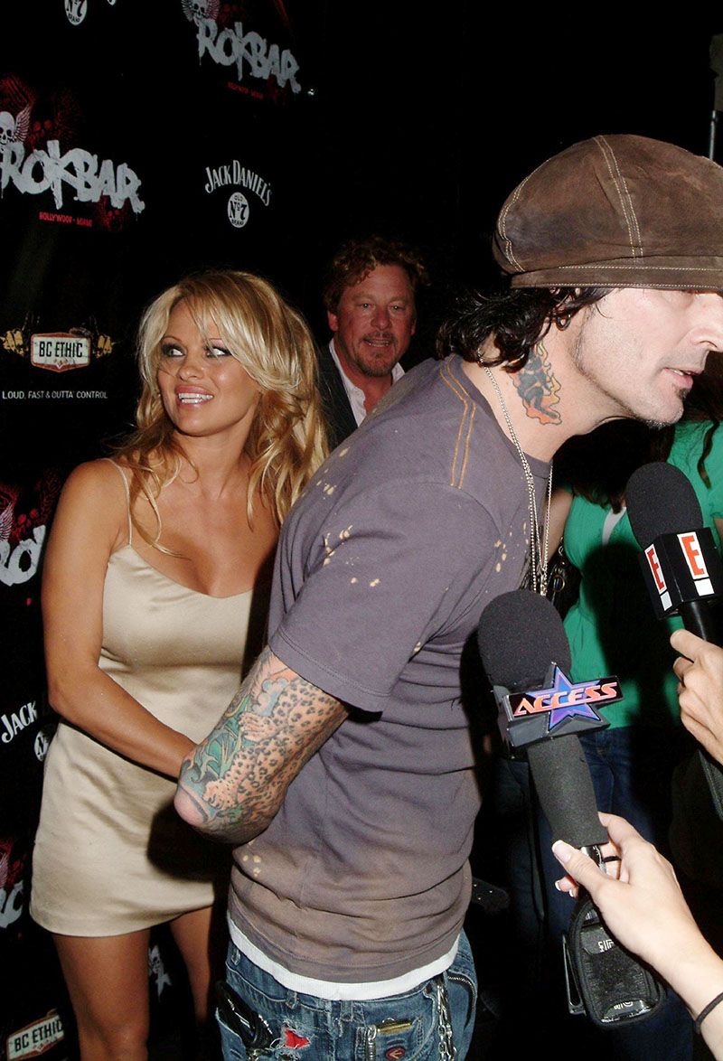 Morning Wood: Tommy Lee leaks full-frontal nudes on Instagram, Twitter and  Facebook