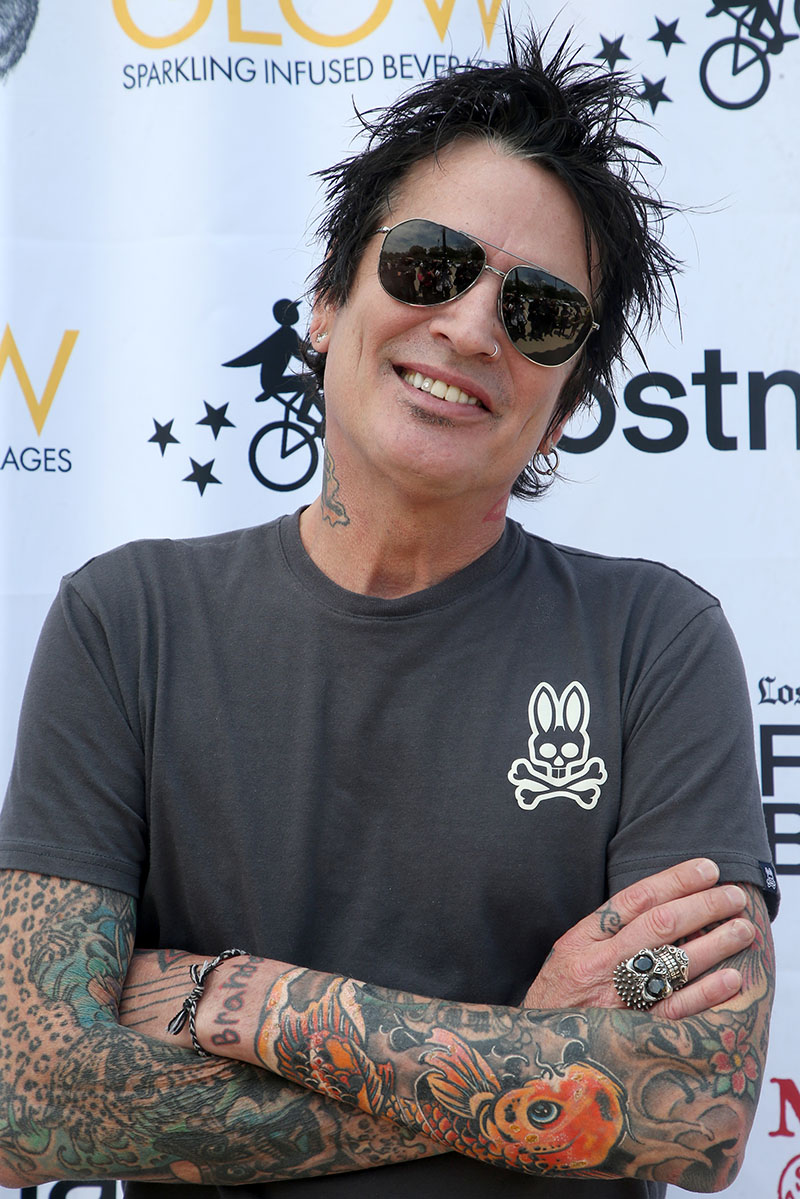 Morning Wood: Tommy Lee leaks full-frontal nudes on Instagram, Twitter and  Facebook