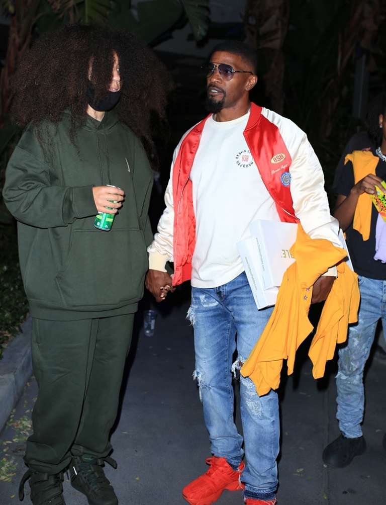 Jamie Foxx and his daughter Annalise Bishop attend the Lakers opening ...