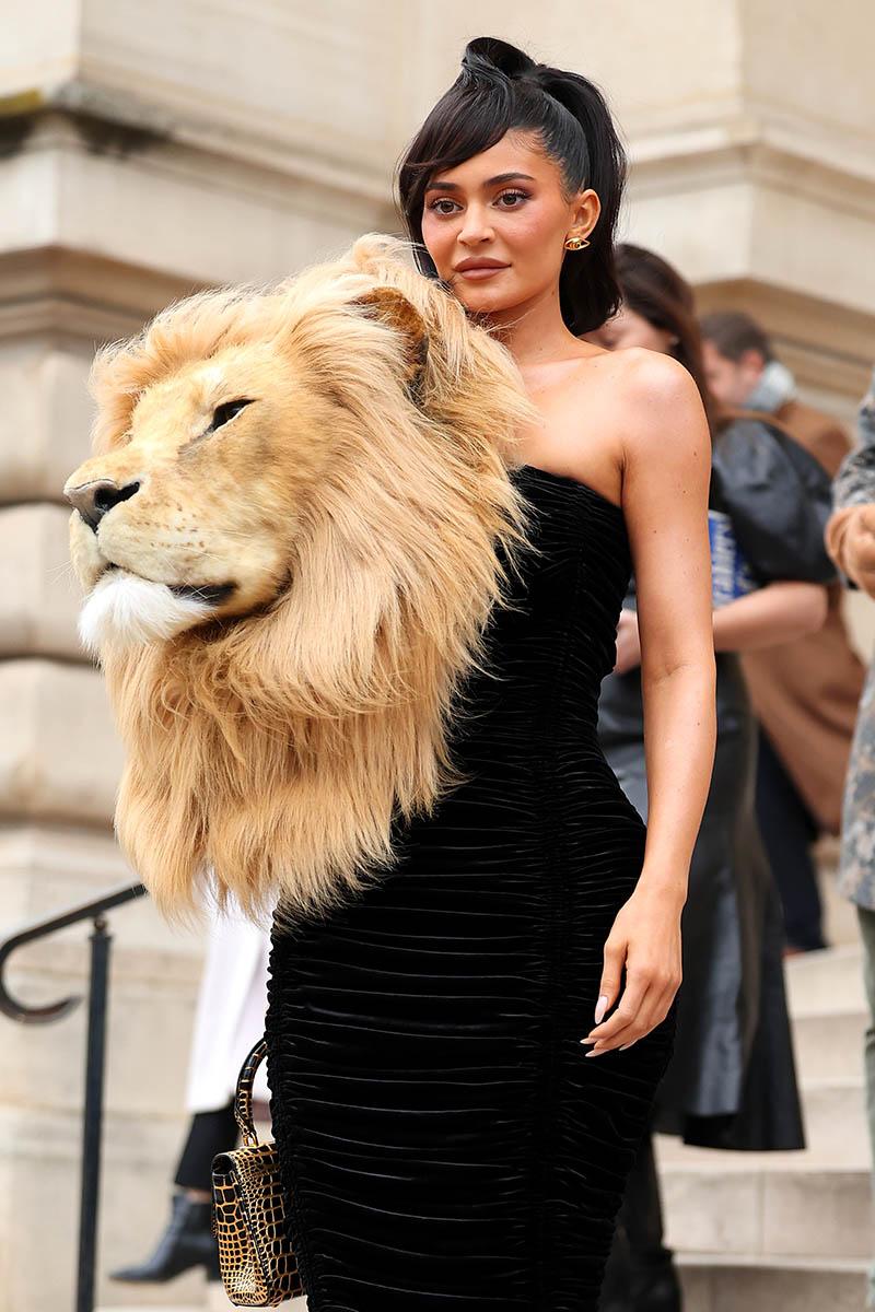 Fashion Fail Kylie Jenner Wears Lion’s Head To Paris Fashion Week