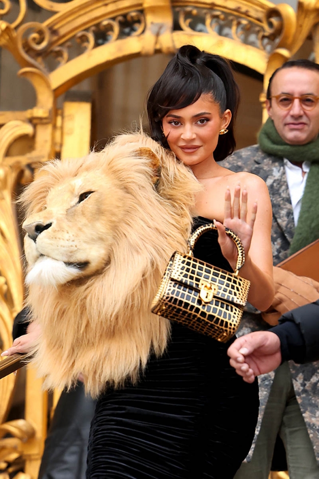 PARIS, FRANCE JANUARY 23 Kylie Jenner attends the Schiaparelli Haute