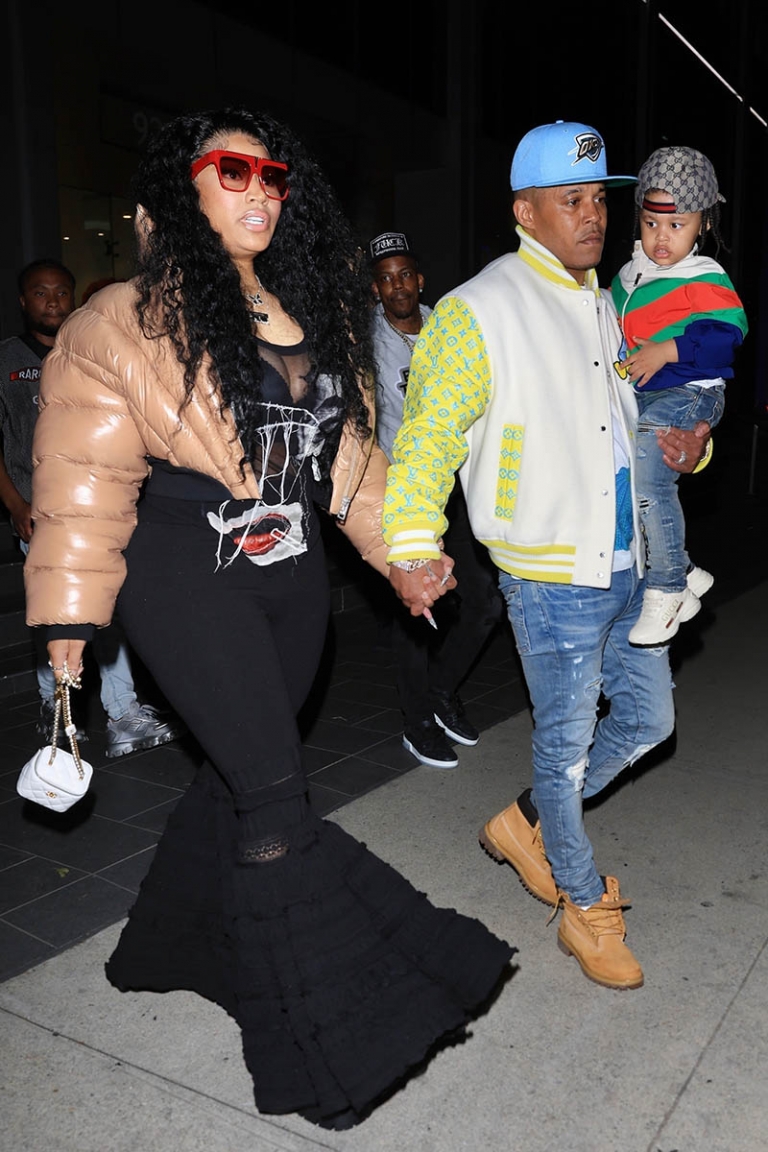 West Hollywood, CA – *EXCLUSIVE* – Nicki Minaj Shows Off Her Curvy ...