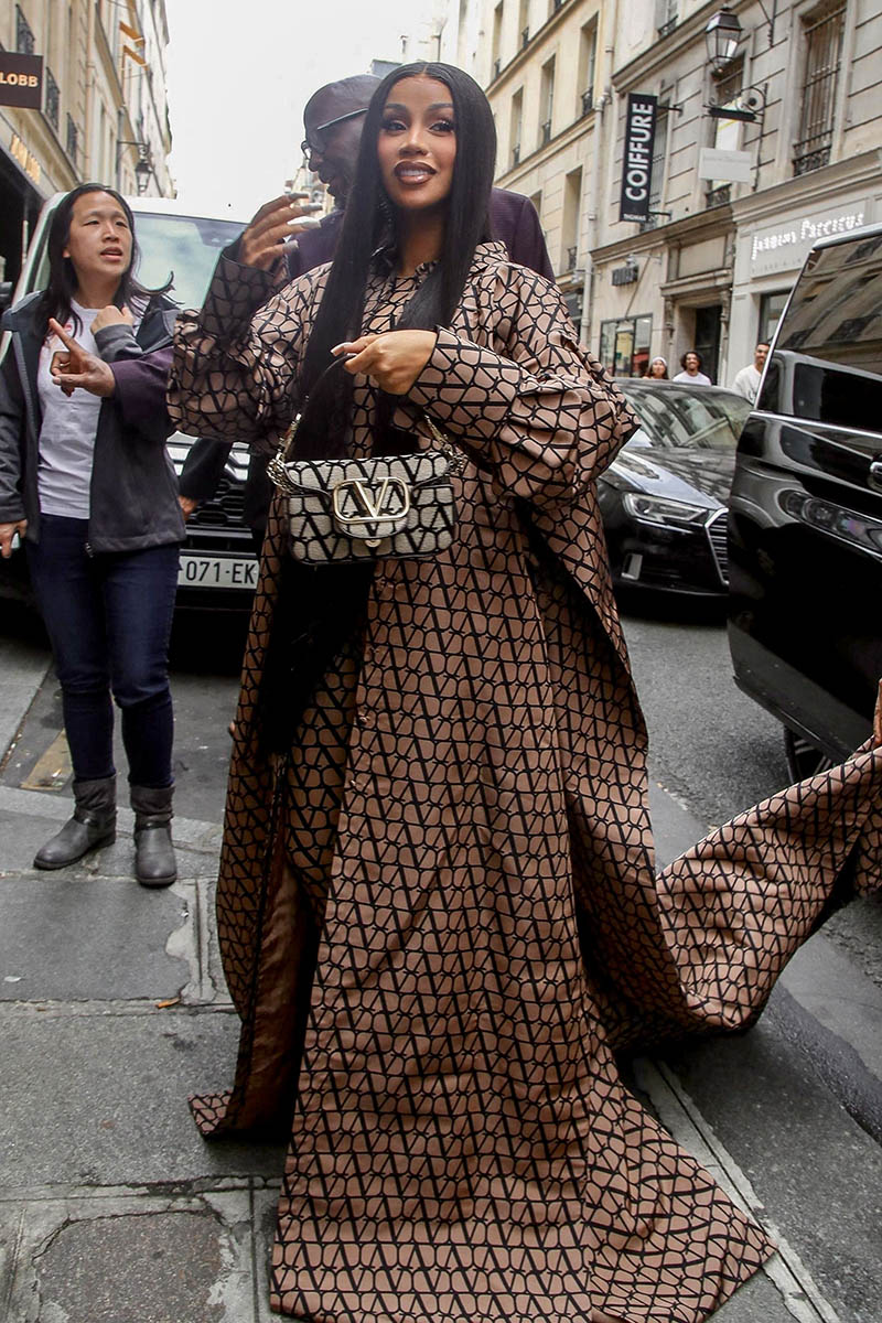 Paris, FRANCE – Cardi B out in Paris during Paris Fashion Week shopping ...