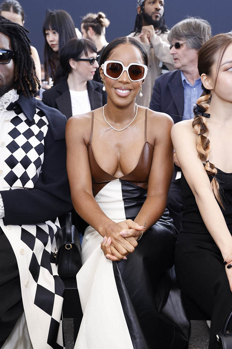 Kelly Rowland On The Front Row At Chlo S Spring Summer 2024 Show   Kelly Rowland BGUS 2739379 001 1 