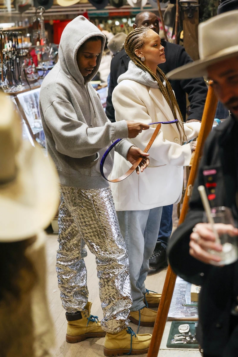 Aspen, CO – Rihanna and ASAP Rocky were spotted taking their children