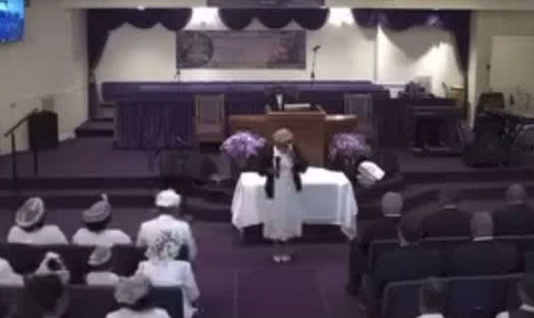 Pastor forces unwed teen to apologize to congregation for getting pregnant (Video)